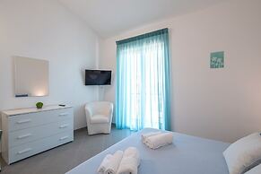 Icaro Apartments