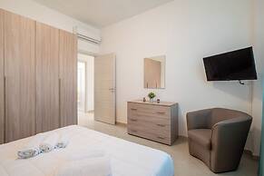 Icaro Apartments