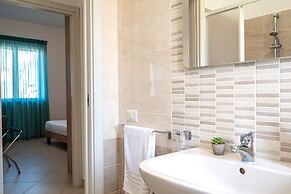 Icaro Apartments