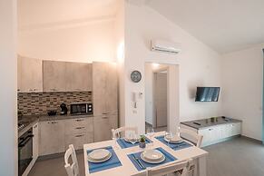 Icaro Apartments