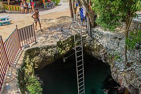 Haley's Paradise at Blue Hole