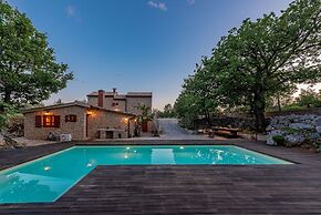 Villa Stone House Magarac