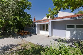 Villa Green Castle