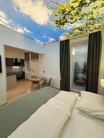 Street Living Hotel