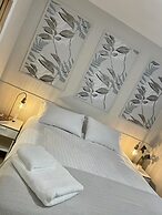 No 73 Aparthotel by condokeeper
