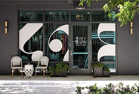 Hotel AKA West Palm