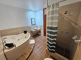 Hotel La Colina