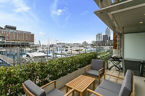 Elegant stunning marina views