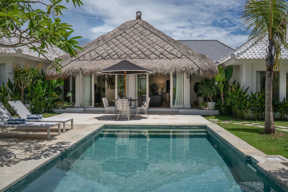 Villa Kelapa Putih