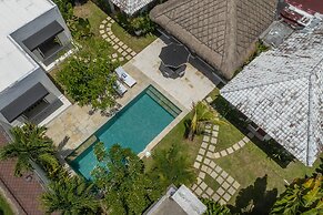 Villa Kelapa Putih
