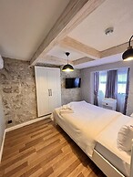 Selavi Hotel
