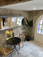 Selavi Hotel