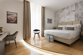 At 41 Luxury Suites & Rooms