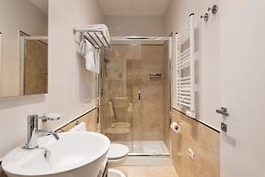 At 41 Luxury Suites & Rooms