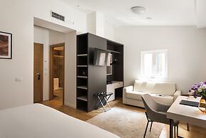 At 41 Luxury Suites & Rooms