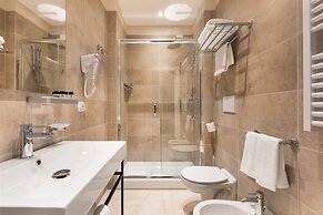At 41 Luxury Suites & Rooms