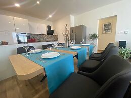Vert Apartment