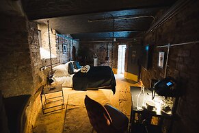 Impossible Motel