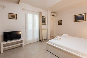 Santa Croce Palace by Mmega