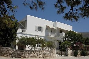 HOTEL DOUKISSA