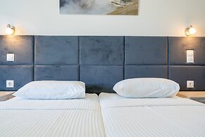 Atrium Hotel