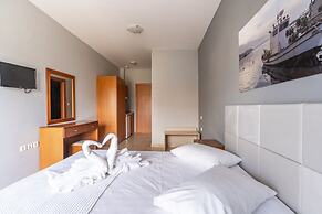 Atrium Hotel