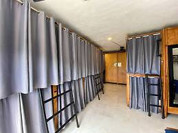 Maui Hostel - Adults Only
