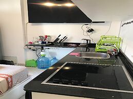 Cosy Studio Apartment Long & Short Term