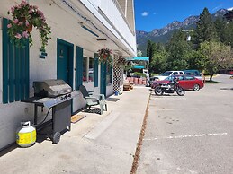 Apple Tree Inn