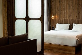 Karaarom Hotel