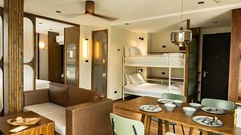 Karaarom Hotel
