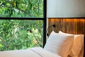 Karaarom Hotel