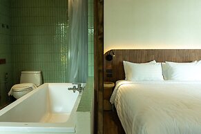 Karaarom Hotel