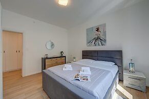 Boutique Apartment 10