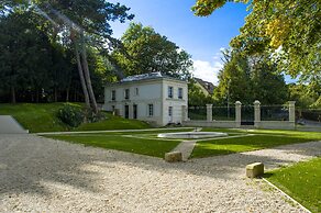 Le Château d'Hardricourt