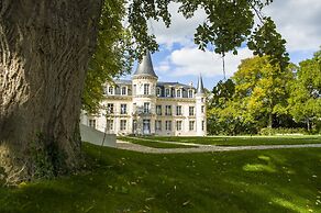 Le Château d'Hardricourt