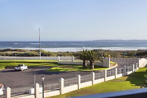 Big Bay Beach Club 21