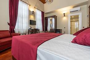 Giges King Hotel