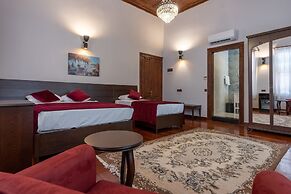 Giges King Hotel