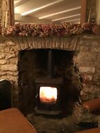 Impeccable 3-bed 17th Century Luxury Cottage