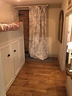 Impeccable 3-bed 17th Century Luxury Cottage