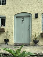 Impeccable 3-bed 17th Century Luxury Cottage