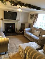 Impeccable 3-bed 17th Century Luxury Cottage