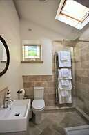 Impeccable 3-bed 17th Century Luxury Cottage