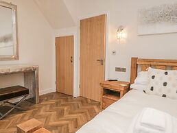 Oak Cottage