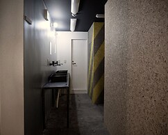 BENCH - Hostel