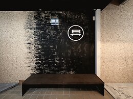 BENCH - Hostel