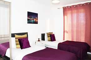 TMS Beautiful 2BR Apartment! Ensuite! Lakeside