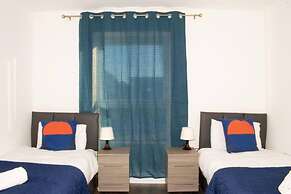 TMS Beautiful 2BR Apartment! Ensuite! Lakeside