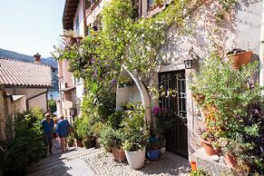 Piccolo Mondo Antico Stunning View